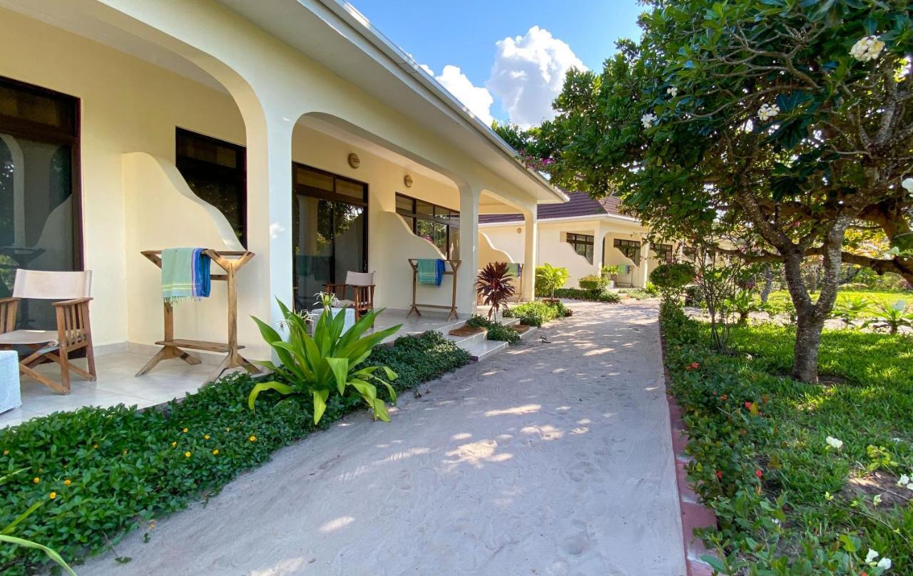 Butiama Bustani Hotel คิลินโดนี ภายนอก รูปภาพ