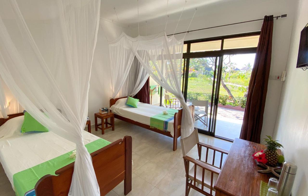 Butiama Bustani Hotel คิลินโดนี ภายนอก รูปภาพ